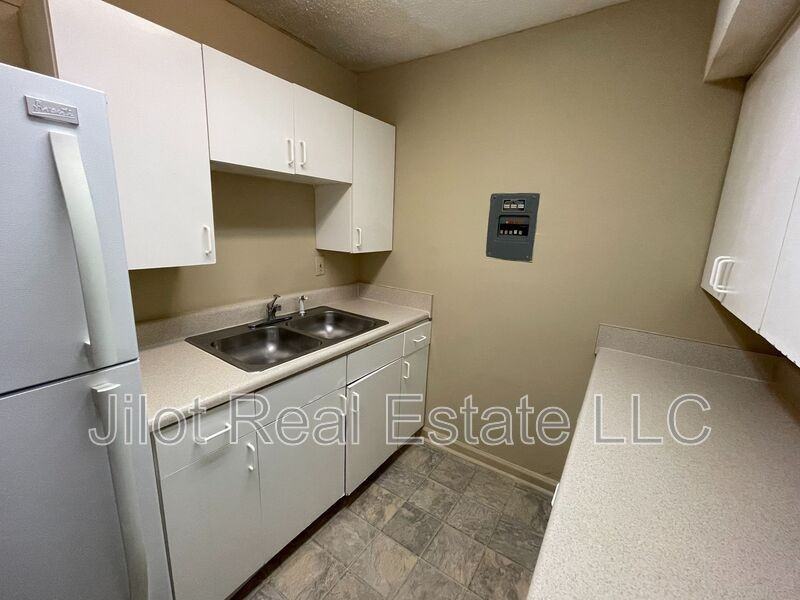 496 Holderness St Sw #3 - Photo 6 of 8