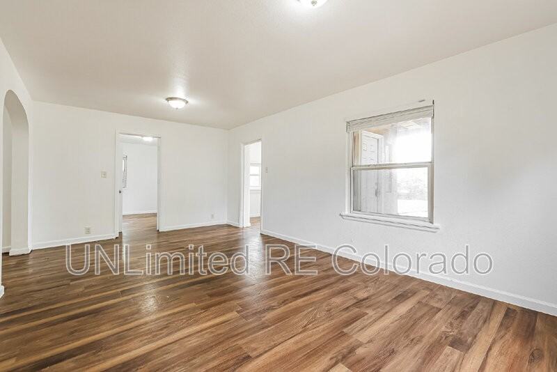 725 Julian St - Photo 6 of 14