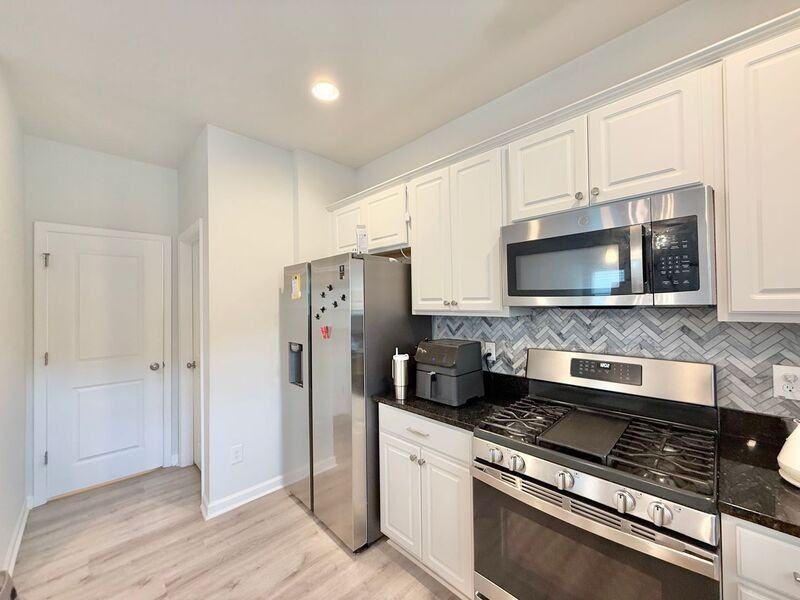 5244 Calhoun Pl - Photo 5 of 22