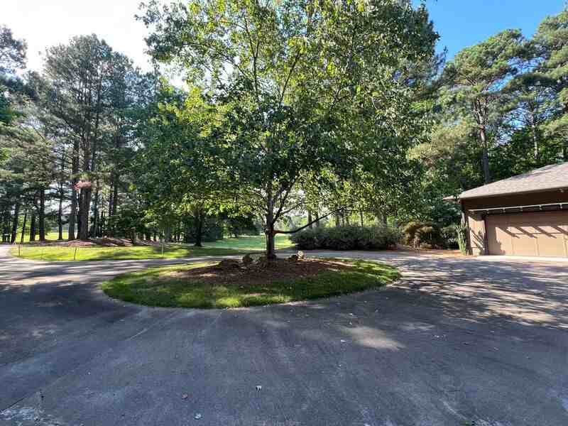 3005 Hickory Tree Pl - Photo 4 of 35