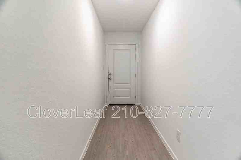 528 Wolf Crest Blvd - Photo 5 of 28