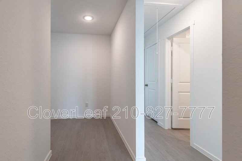 528 Wolf Crest Blvd - Photo 7 of 28