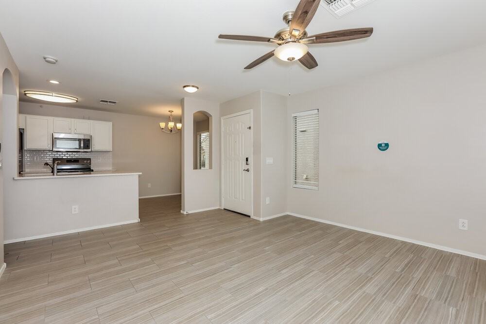 1718 E Daniella Dr - Photo 4 of 16