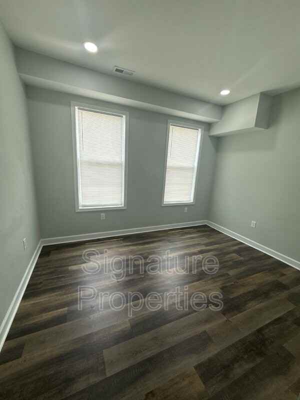 2711 Detroit St #4 - Photo 3 of 11