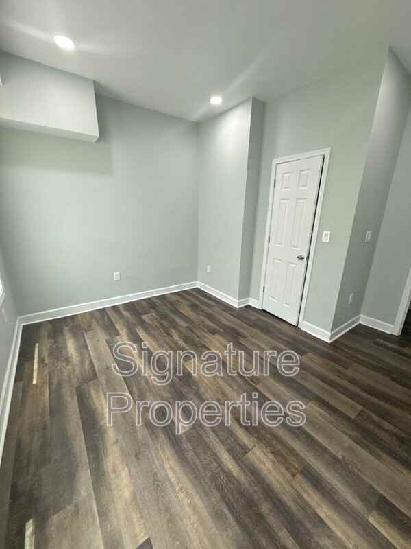 2711 Detroit St #4 - Photo 4 of 11