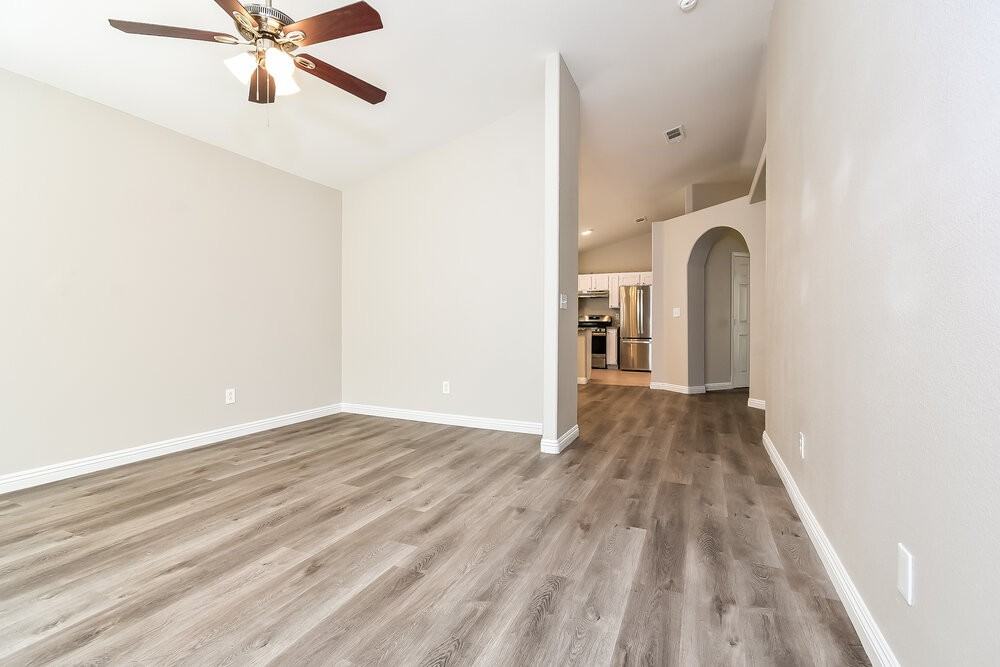 3921 Marble Mountain St - Photo 5 of 16