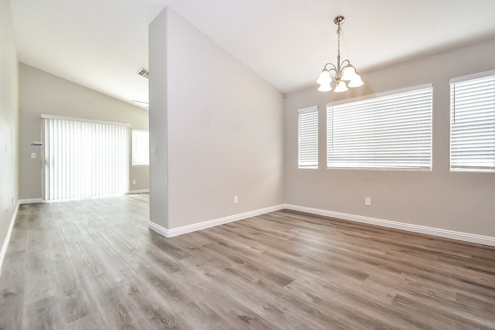 3921 Marble Mountain St - Photo 7 of 16