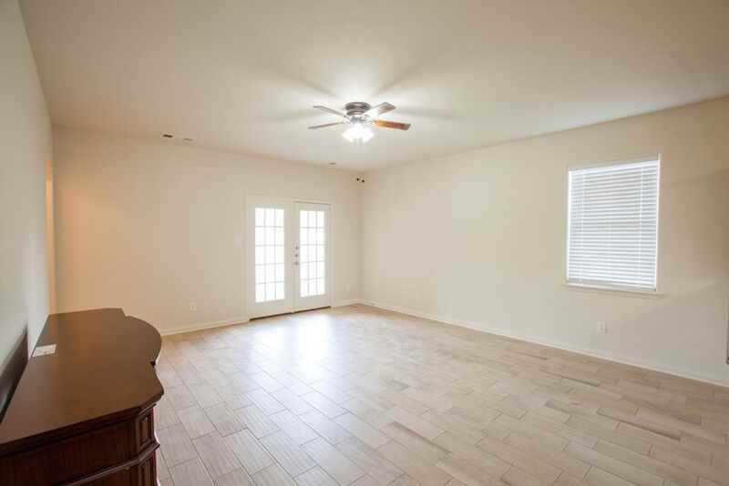128 Tennyson St - Photo 7 of 37