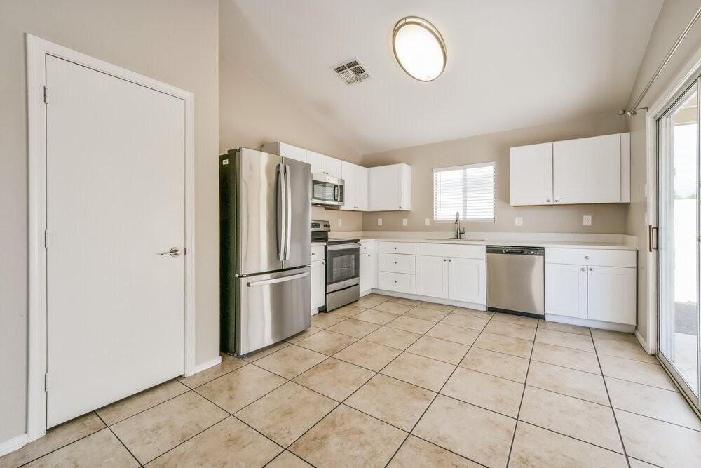 1866 W 20th Ave - Photo 7 of 16