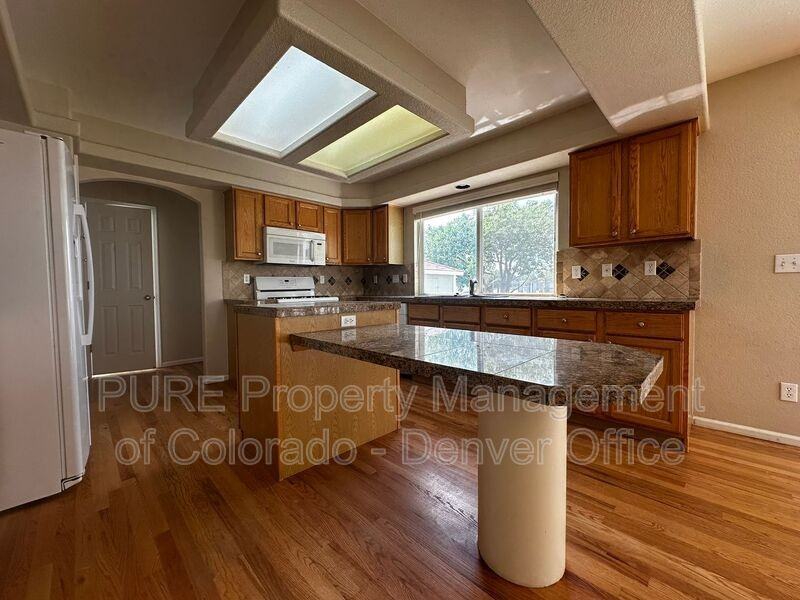 10263 Cedaridge Ct - Photo 5 of 17