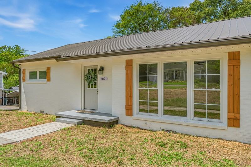 6821 Westland Dr - Photo 5 of 42