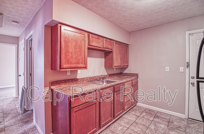 1143 Duxberry Ave - Photo 6 of 21