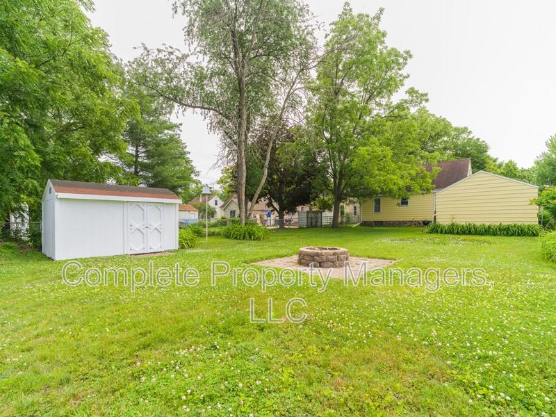 1713 1st Ave Ne - Photo 3 of 20