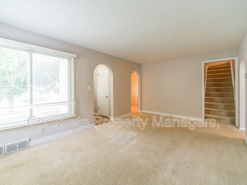 1713 1st Ave Ne - Photo 5 of 20