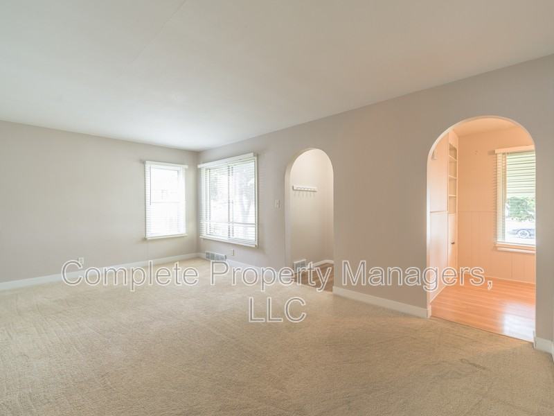 1713 1st Ave Ne - Photo 6 of 20