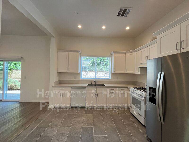 12680 Bradley Ave #9 - Photo 7 of 34