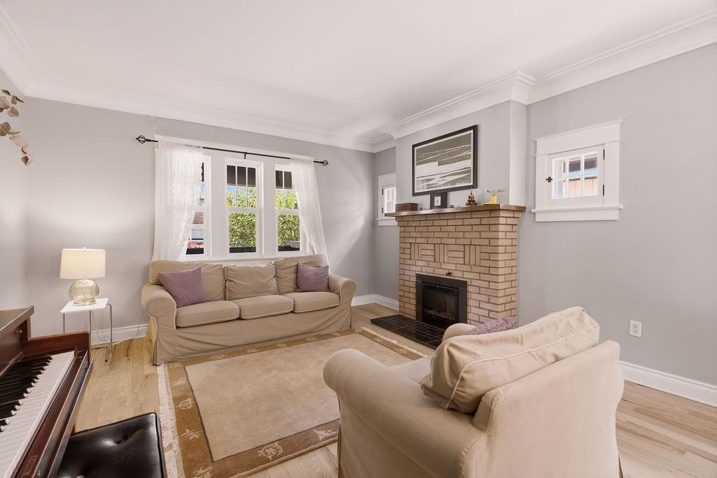 94 Marlborough Avenue - Photo 4 of 48