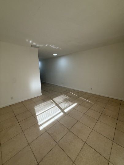 2412 NW 9th Avenue - Photo 6 of 13