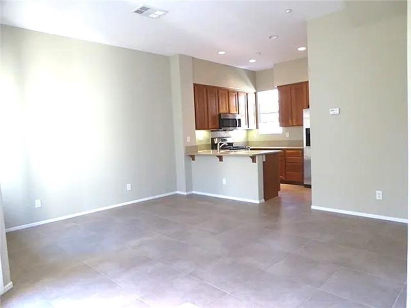 472 Almond Rd - Photo 2 of 11