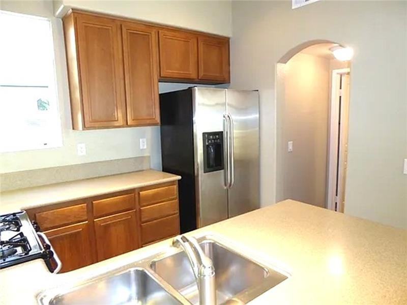 472 Almond Rd - Photo 4 of 11