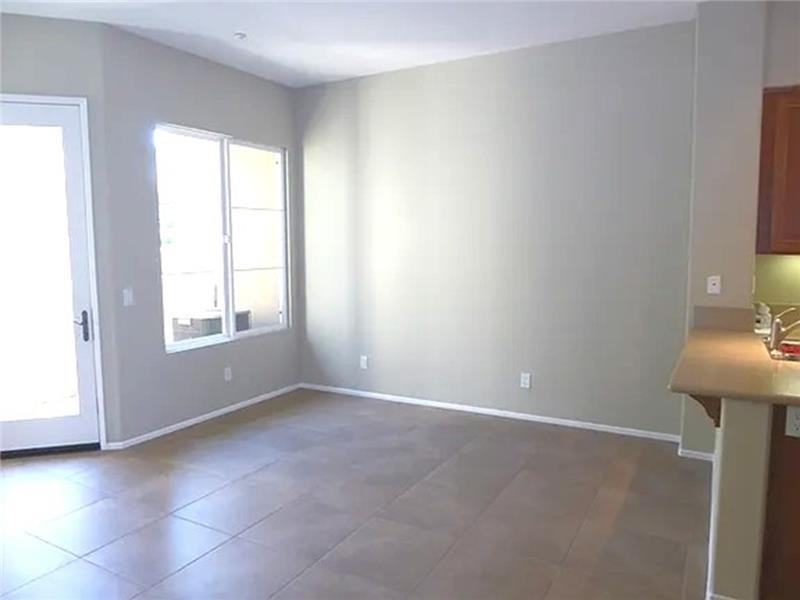 472 Almond Rd - Photo 5 of 11