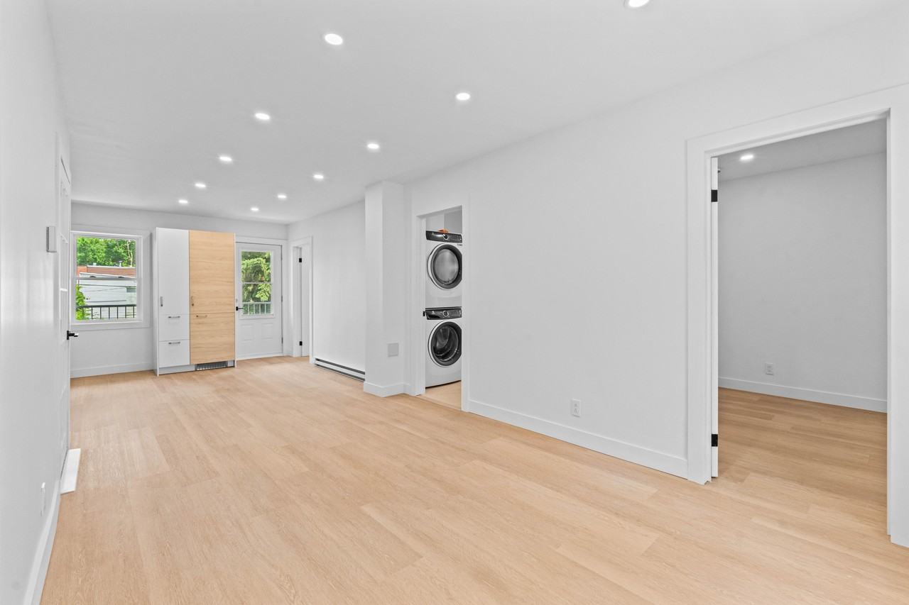 1743 Rue Leprohon - Photo 2 of 10
