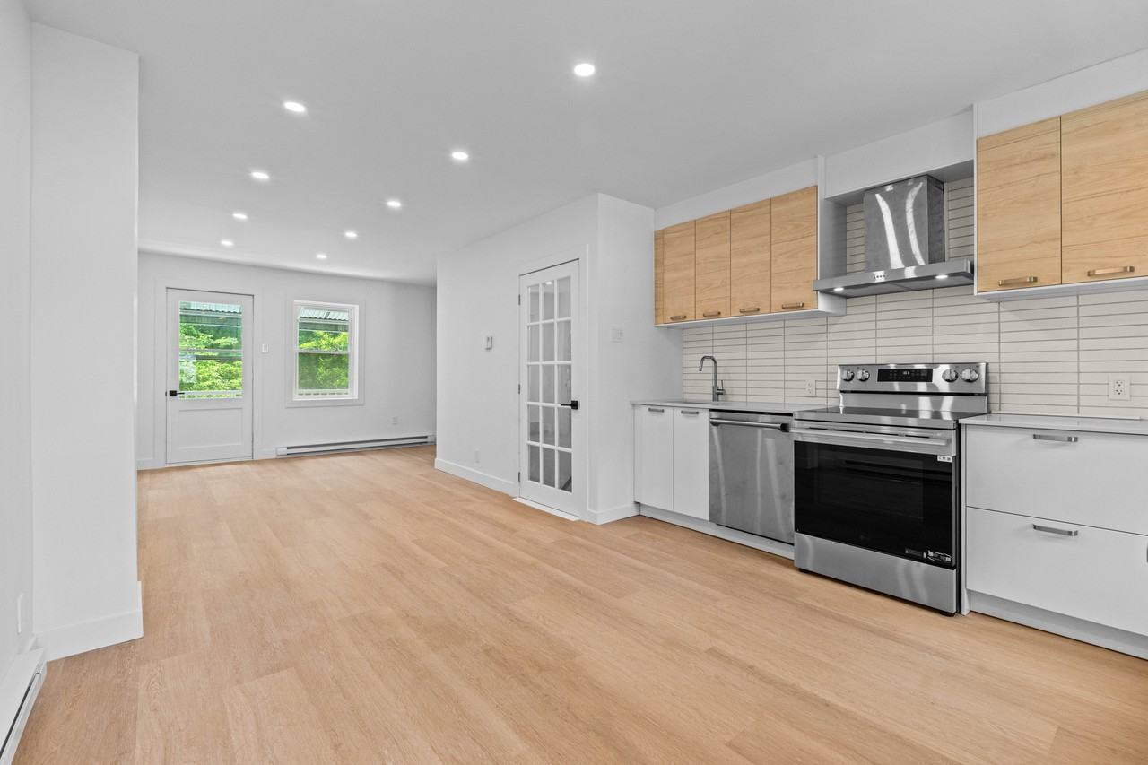 1743 Rue Leprohon - Photo 3 of 10