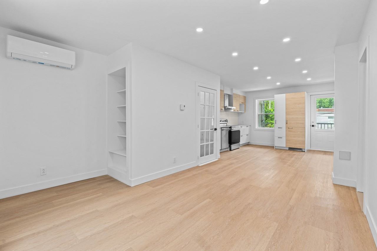 1743 Rue Leprohon - Photo 5 of 10