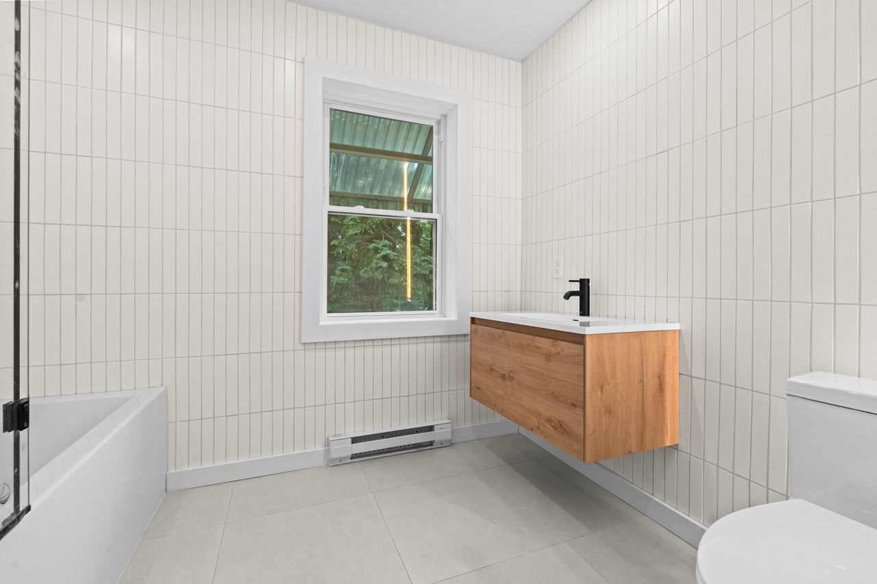 1743 Rue Leprohon - Photo 6 of 10