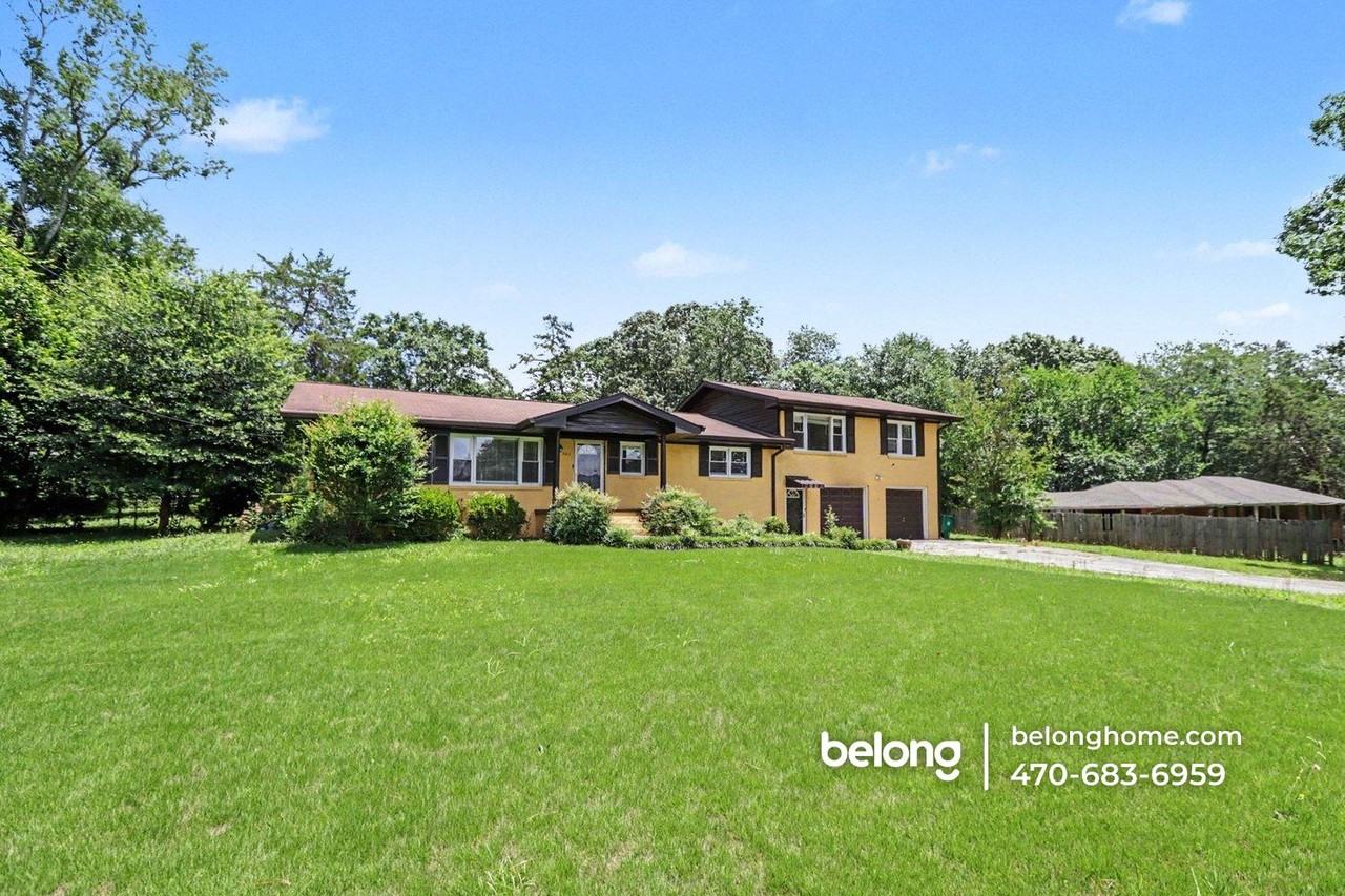 3126 Wesley Chapel Rd - Photo 2 of 16