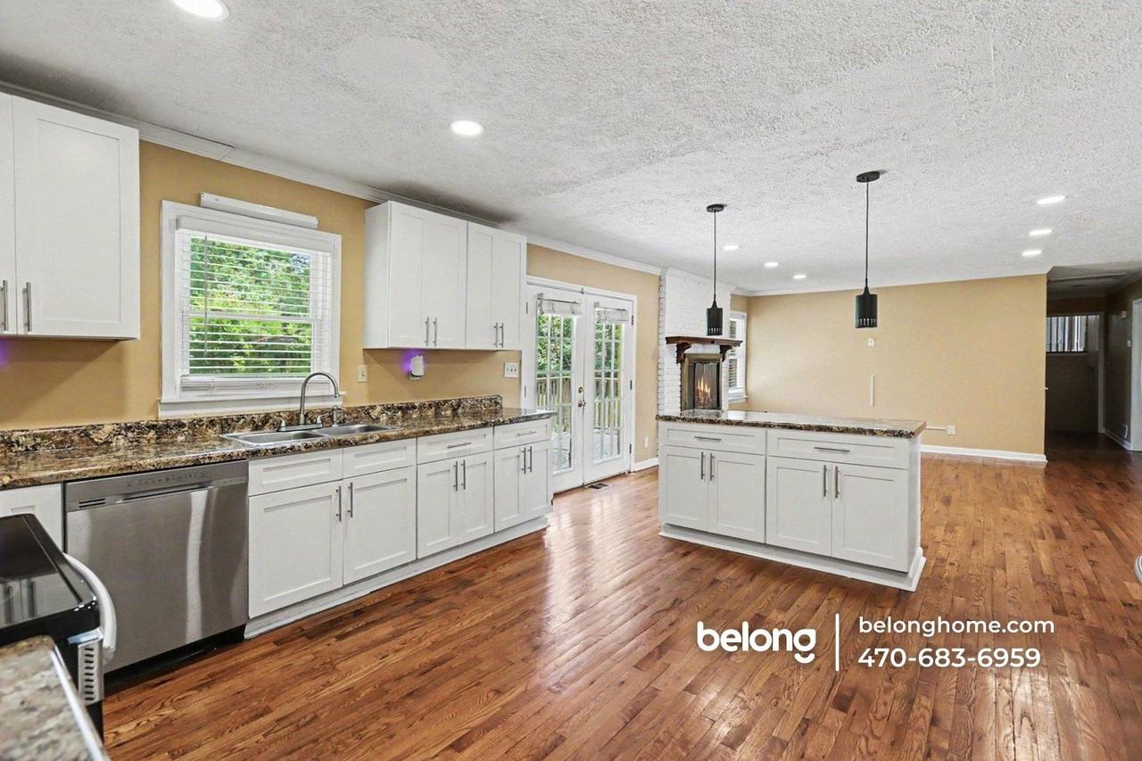 3126 Wesley Chapel Rd - Photo 6 of 16