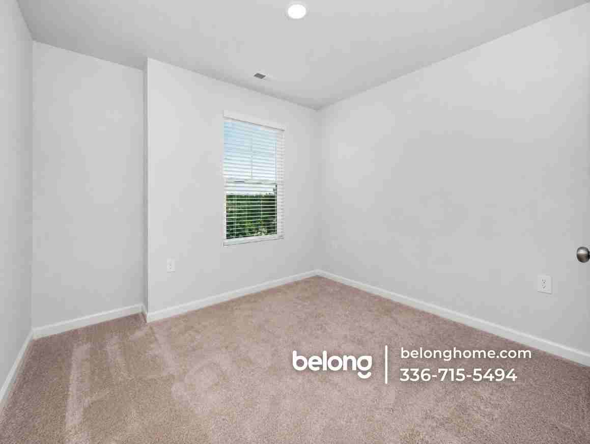 5243 Forsyth Park St - Photo 3 of 10