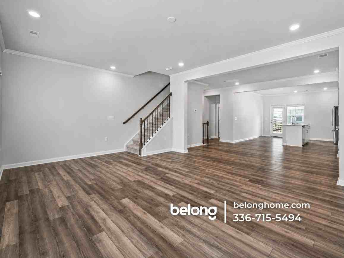 5243 Forsyth Park St - Photo 4 of 10