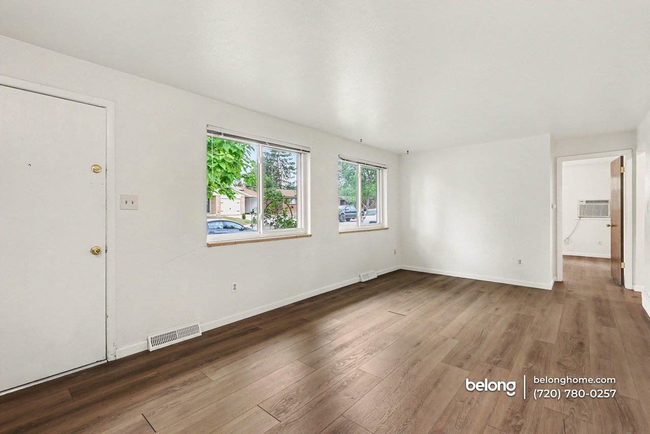 5318 Flower Cir - Photo 2 of 15