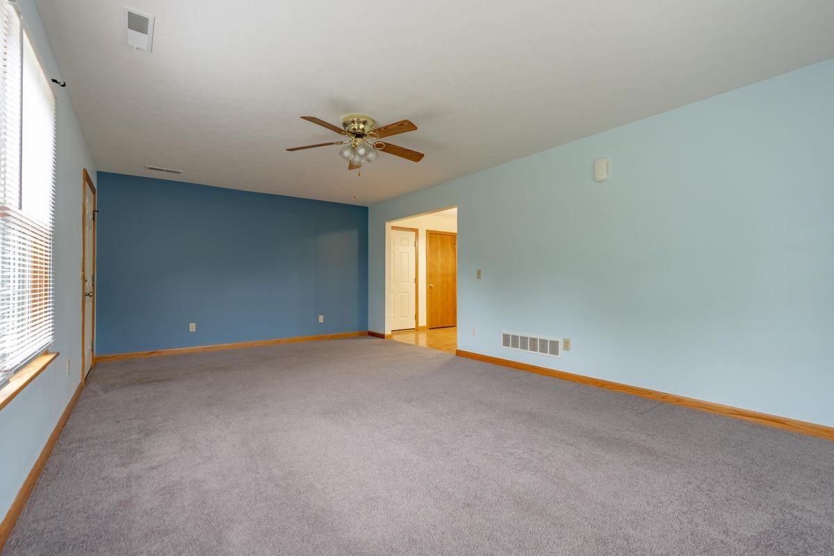 2919 Cliftmont Ave Ne - Photo 2 of 5