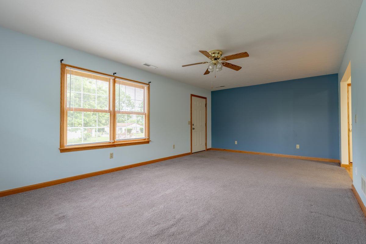 2919 Cliftmont Ave Ne - Photo 5 of 5