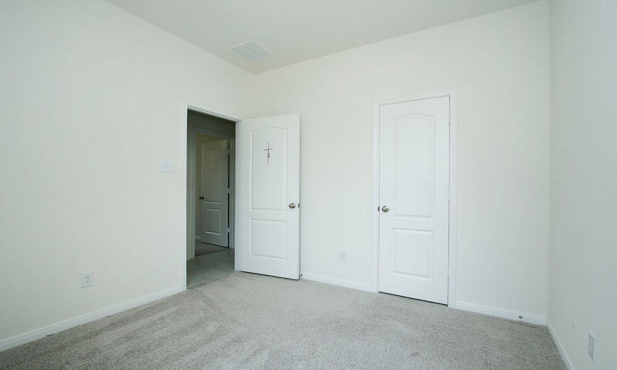 7219 Bakersfield Ct - Photo 2 of 42