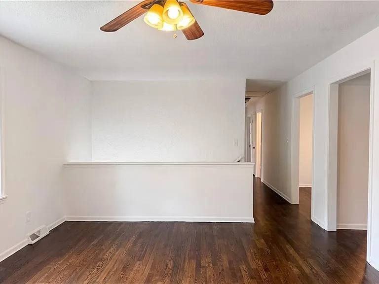 1913 Ne Grant Cir - Photo 4 of 17