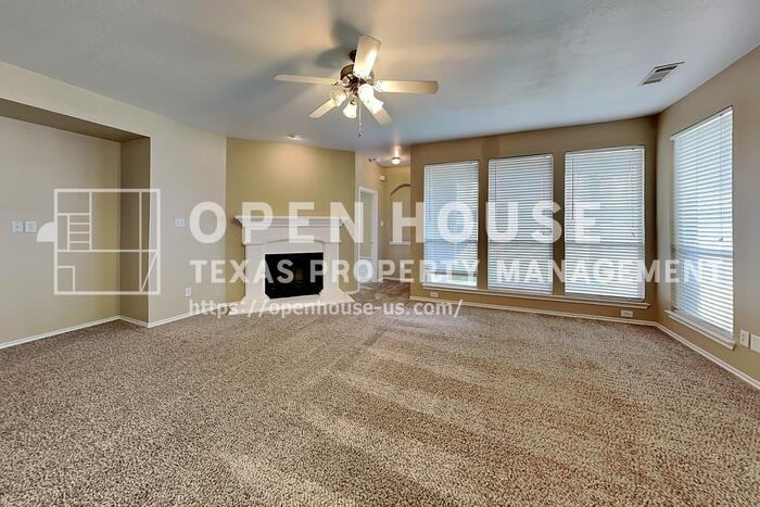 10876 Hawks Landing Rd - Photo 4 of 20