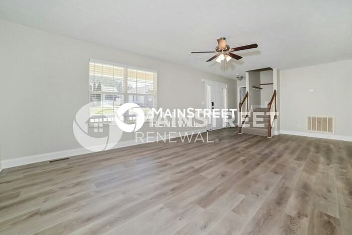 3821 Hillside Terrace Ln - Photo 5 of 17
