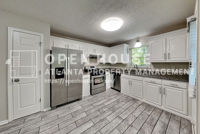 77 Vienna Way - Photo 6 of 20