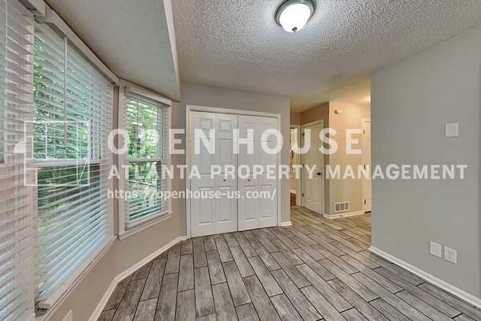 77 Vienna Way - Photo 7 of 20