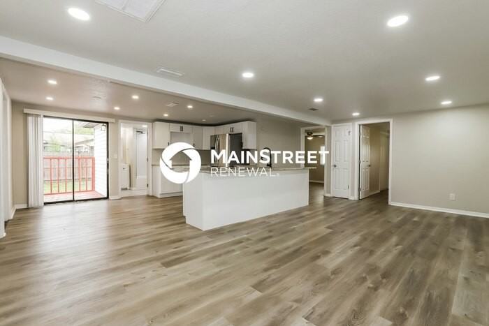 4501 52nd Ave N - Photo 6 of 16