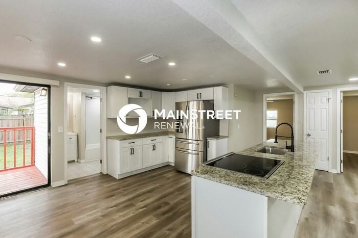 4501 52nd Ave N - Photo 7 of 16