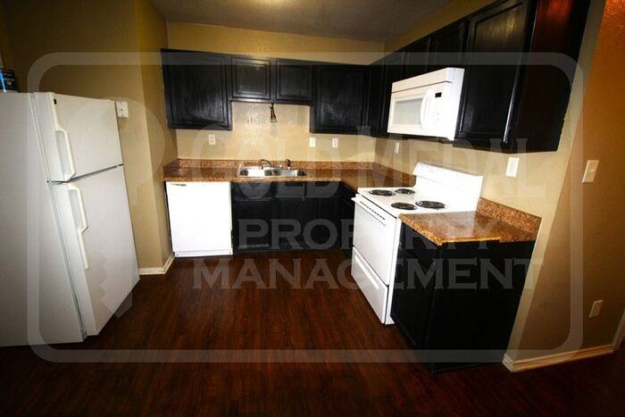 3400 Barcelona Dr - Photo 6 of 30