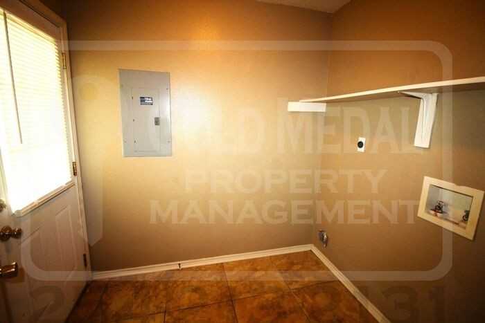 3400 Barcelona Dr - Photo 7 of 30