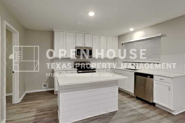 534 Hickory Ln - Photo 6 of 20