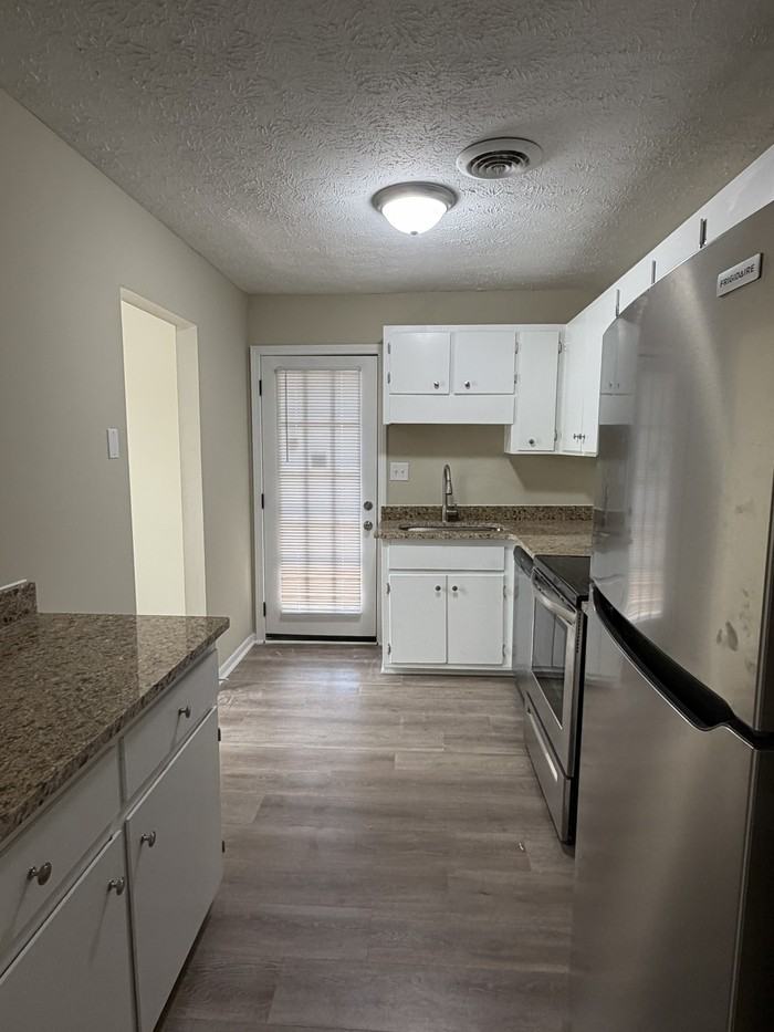 1705 Cedar Shoals Dr - Photo 2 of 15