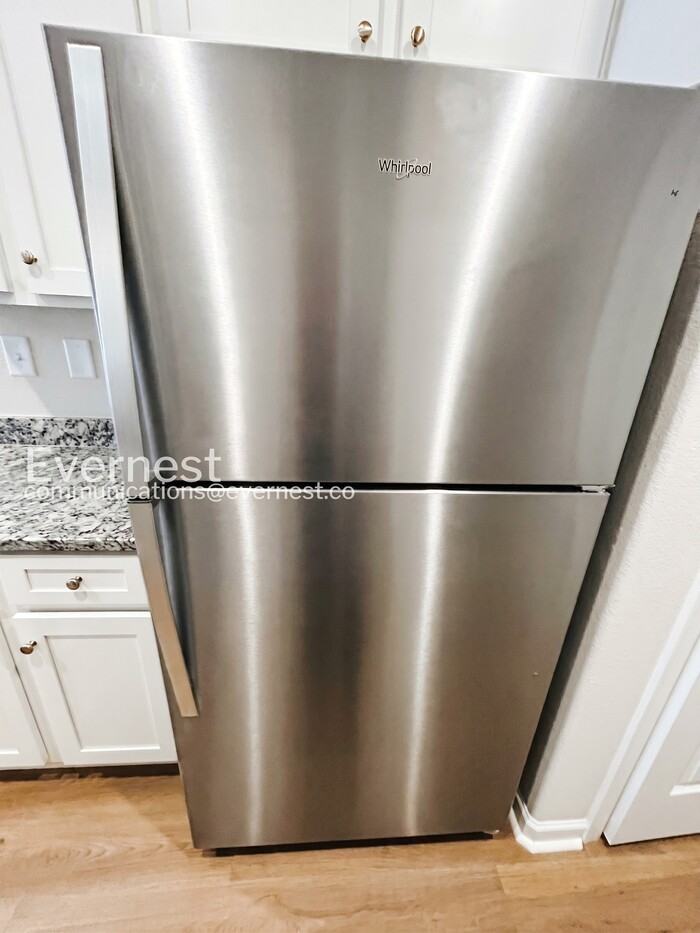112 Lightning Dr - Photo 3 of 20