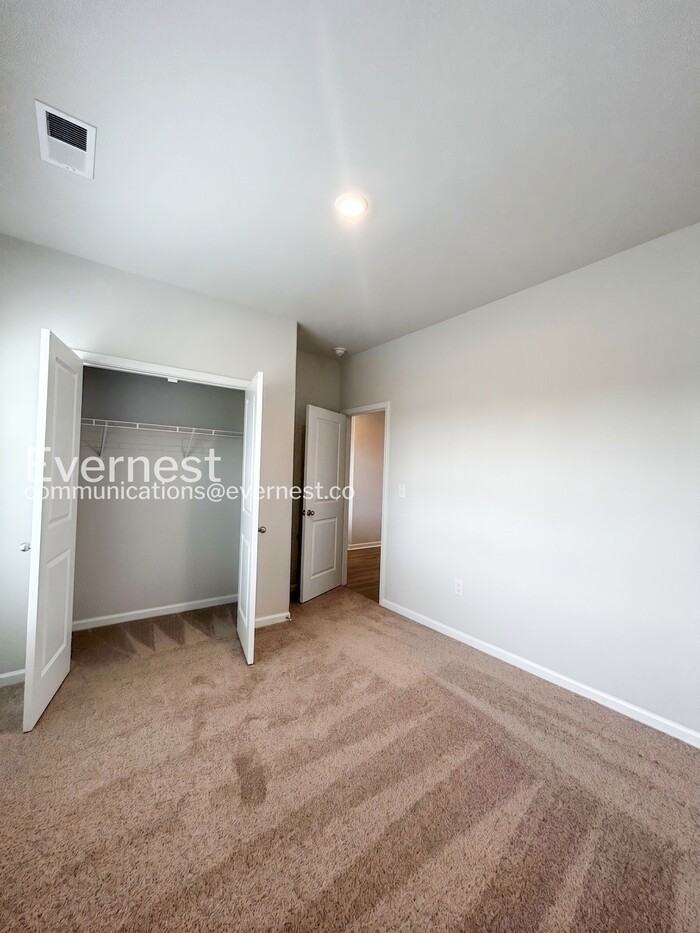 112 Lightning Dr - Photo 7 of 20